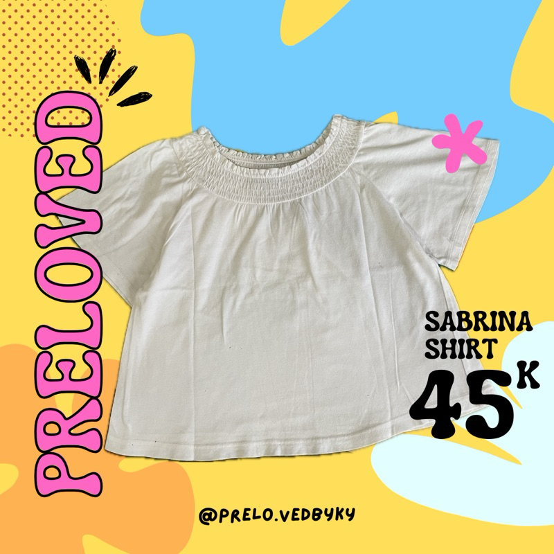 Sabrina Shirt dari UNIQLO