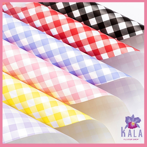 

Taplak Cellophane Ecer Lembaran Kertas Buket Bunga Wrapping Paper Square Pattern Motif Kotak KB6012