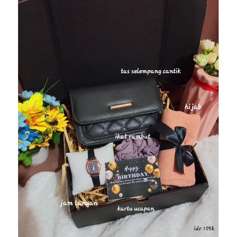 Hampers cewek ulang tahun isi tas selempang premium dan jam tangan cantik/paket kado cewek ulang tah
