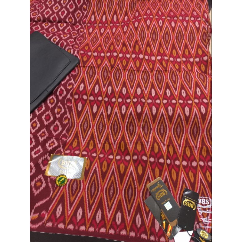 SARUNG BHS SIGNATURE GOLD