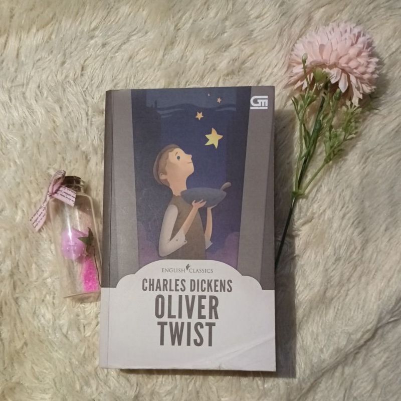 Buku bekas Oliver Twist oleh Charles Dickens, Novel Bahasa Inggris, English Classics - Preloved, Sec