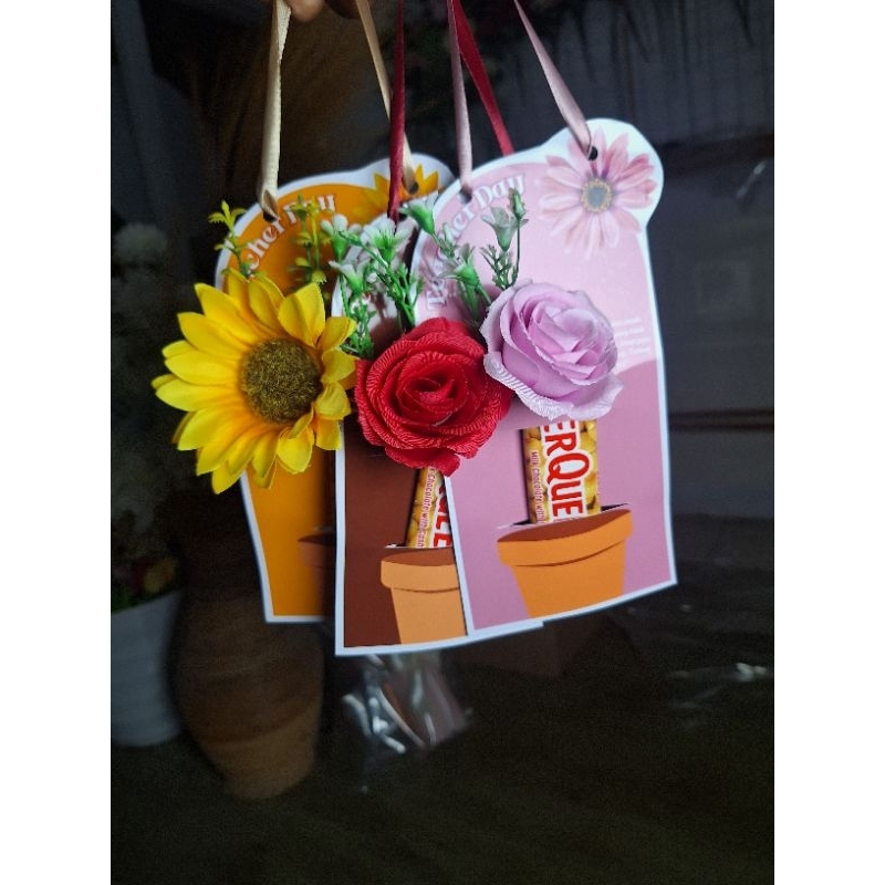 Gift Card Teacher Day Isi Bunga dan Cokelat