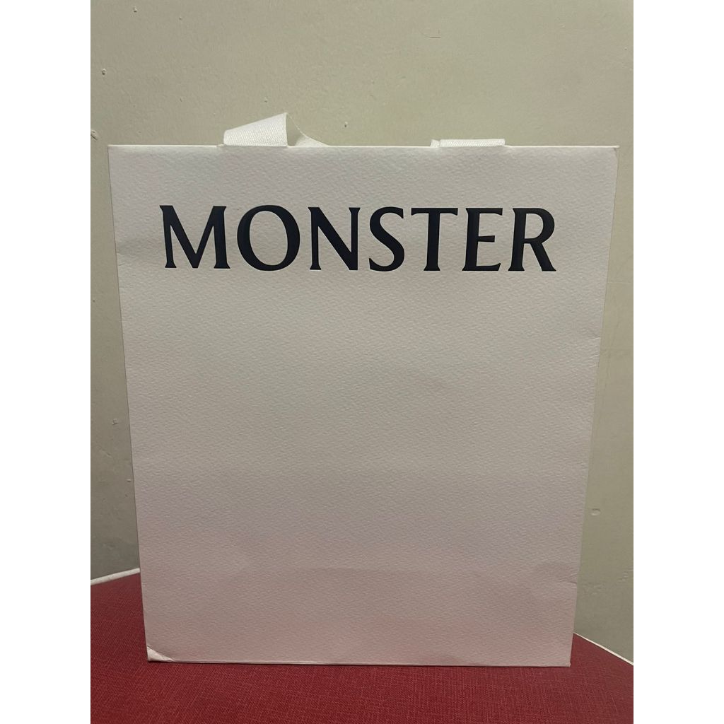 

PAPERBAG GENTLE MONSTER