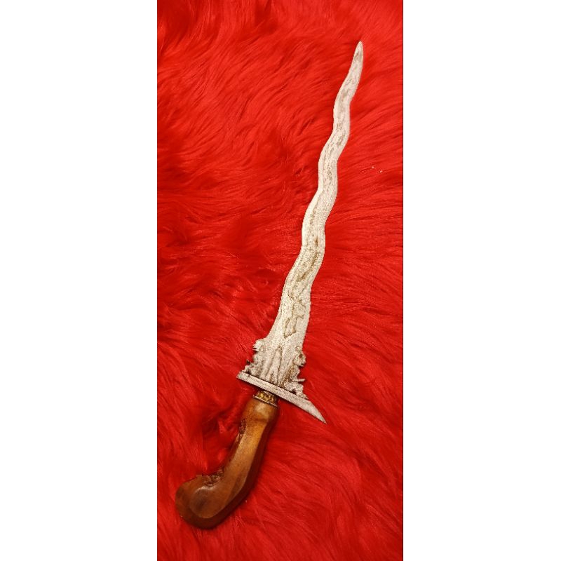 Keris sepuh omyang jimbe Lokasian
