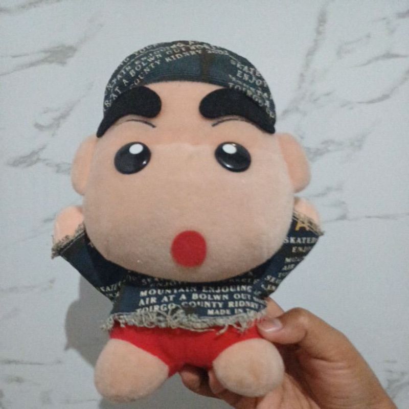boneka sinchan