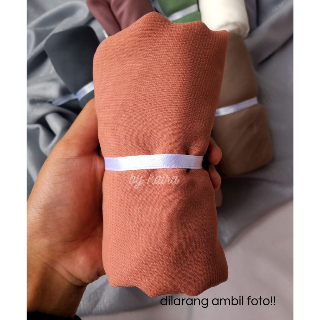 HIJAB BELLA SQUARE WARNA DARK PEACH/HIJAB SEGI EMPAT NECI RAPIH