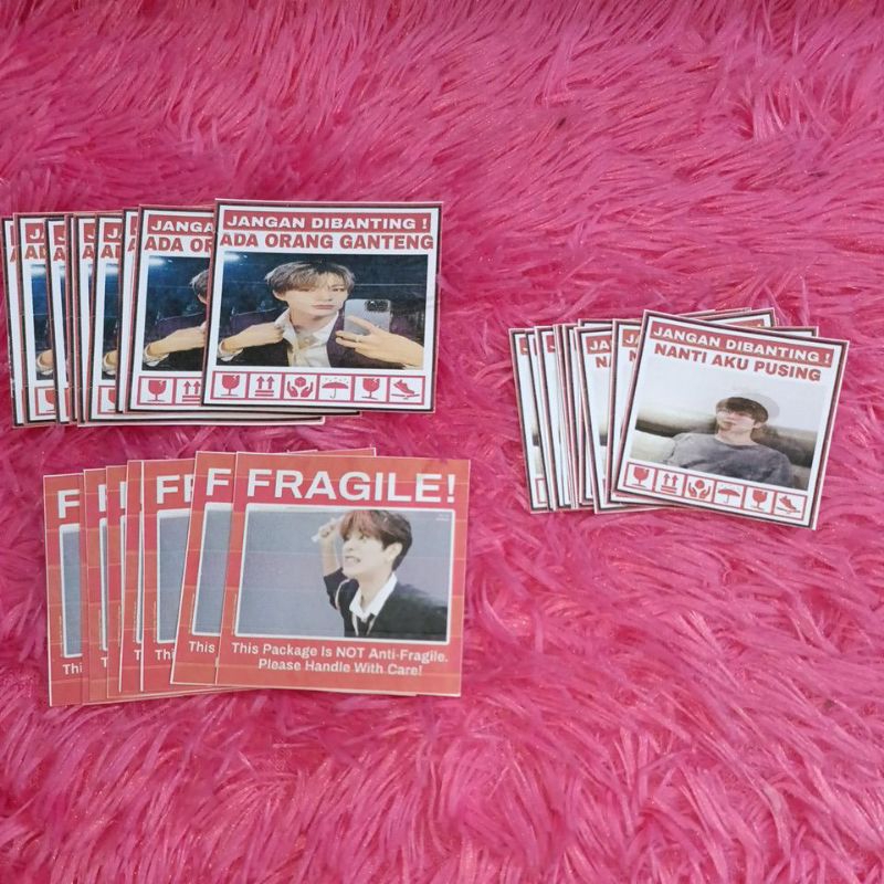 

( cek deskripsi ) stiker fragile kpop (7pcs)