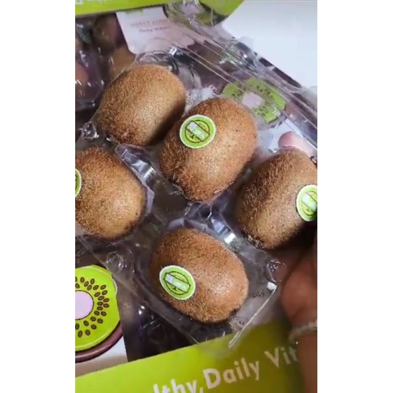 

BUAH KIWI IJO ISI 4 / 5 kemasan mika / KIWI IJO (-+) 500gr