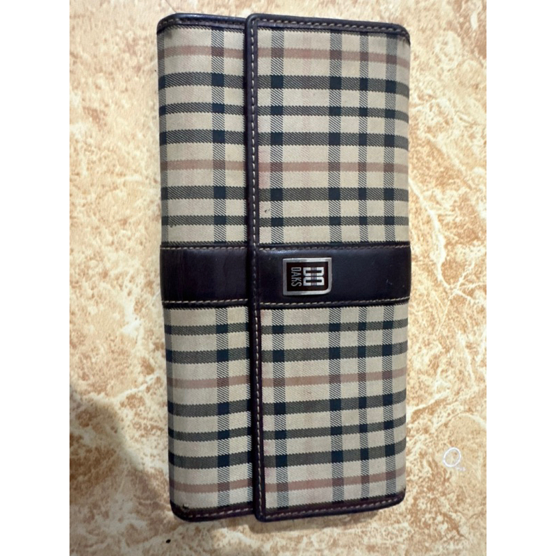 dompet daks trifold preloved