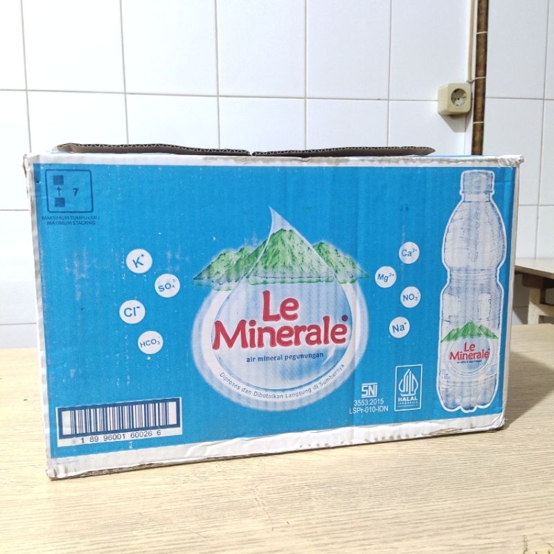 

Kotak Karton Kardus Box Kosong Ex Le Minerale uk. 40 x 27 x 24 cm bekas