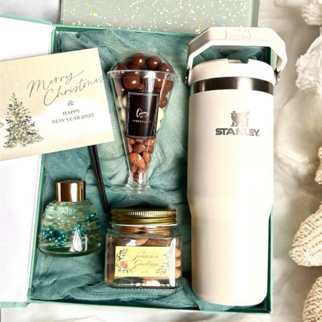 

Winter H/ Hampers Natal/READY STOCK/Hampers Xmas/ Christmas Hampers