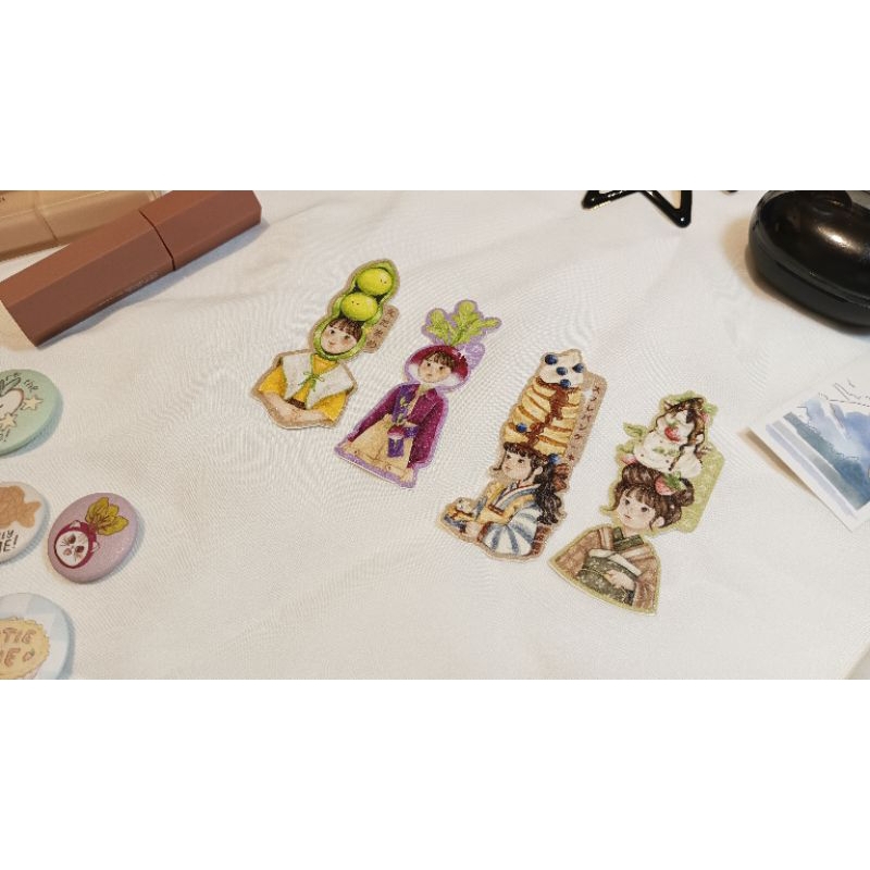 

[Preloved] Stickers/Trinkets/Collectibles Diecut Sticker - FoodxVeggie Cute Girl Glitter Stickers