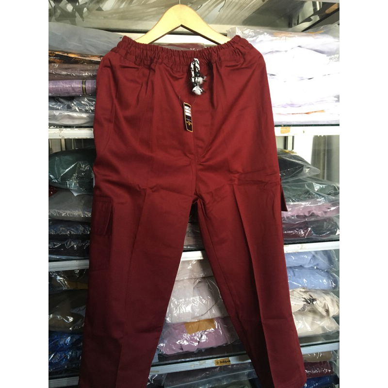 celana merah sd
