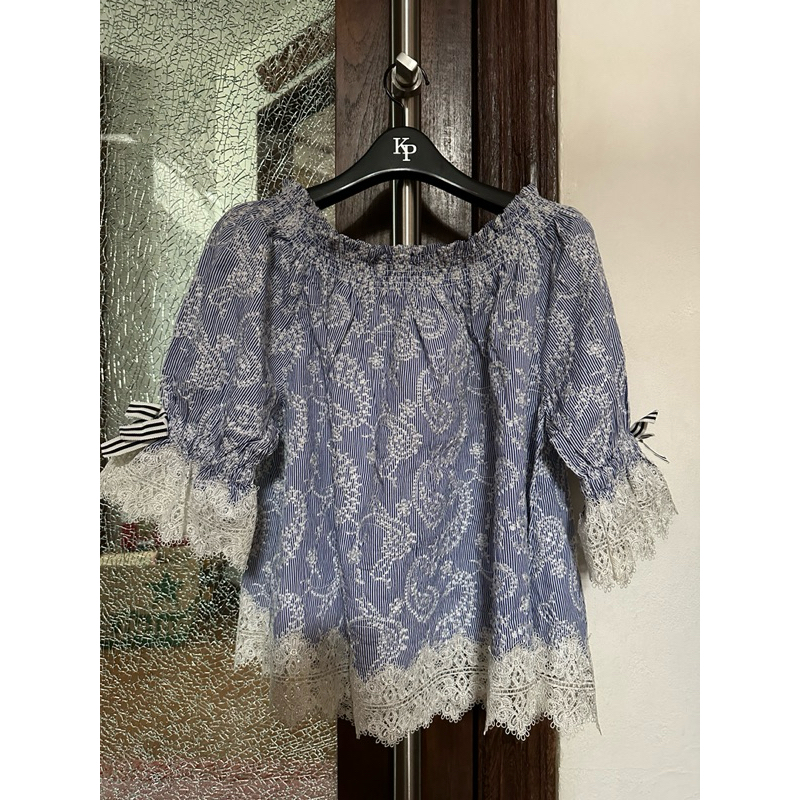 [READY] BLOUSE BIRU LACE RENDA MOTIF BUNGA PRELOVED