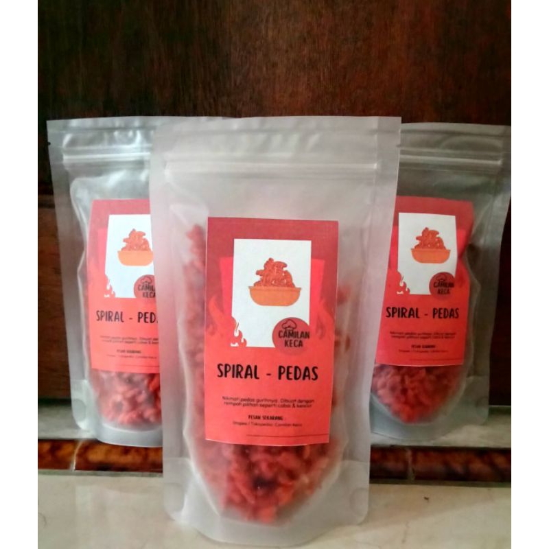 

Spiral pedas / Camilan murah / Camilan gurih pedas