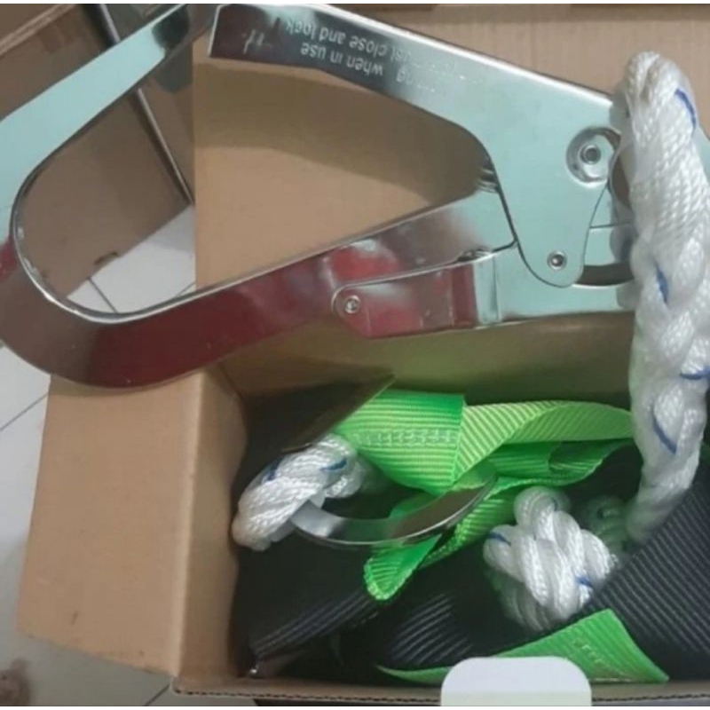 Full body harness single hook excellent