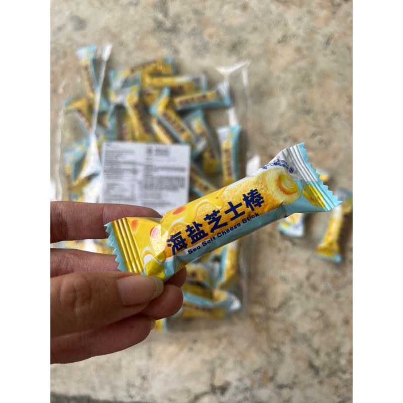 

[PRODUCT CHINA] naraya Salted Cheese Stick / snack stik rasa keju telur asin produksi china. sudah halal indo. cocok buat bingkisan hampers natal (satuan)