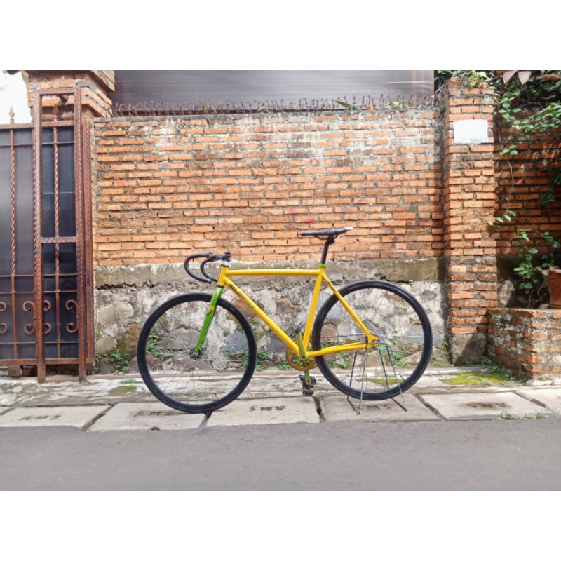 sepeda fixie soloist 71 kuning