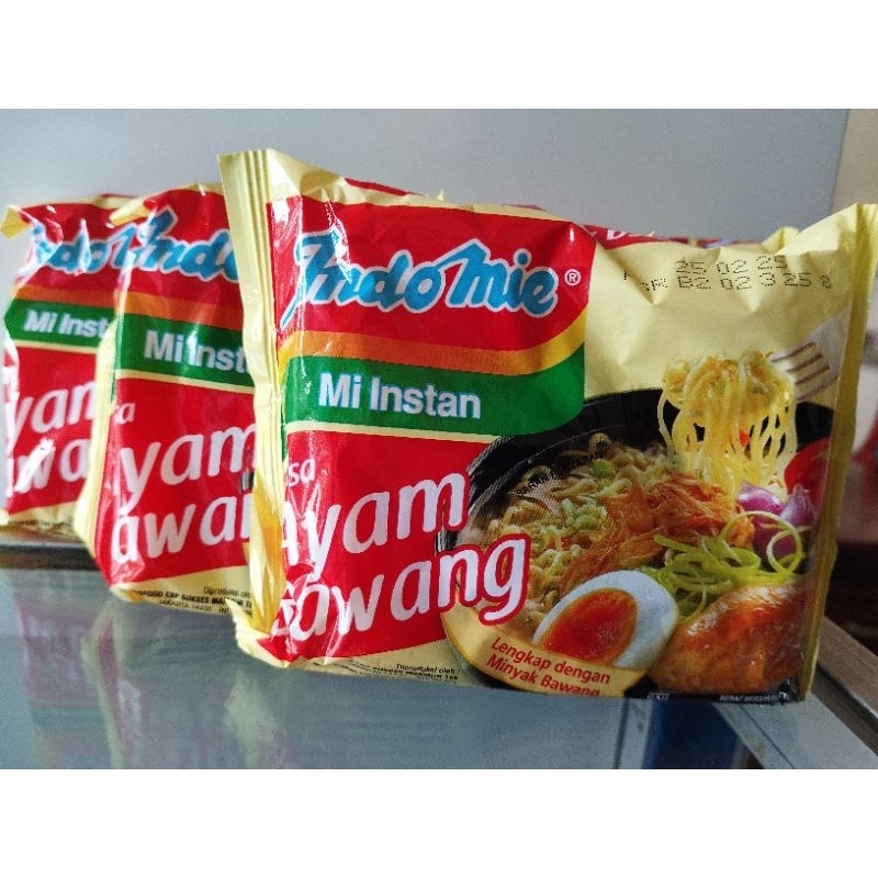 

Indomie Ayam Bawang Dan Soto