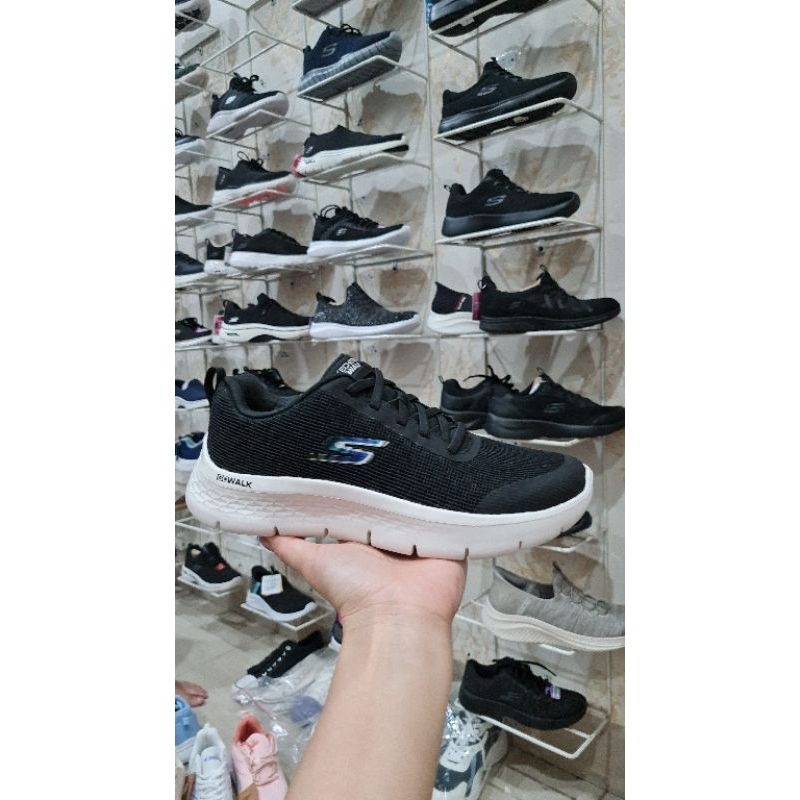 Sepatu Skechers slip on size 36