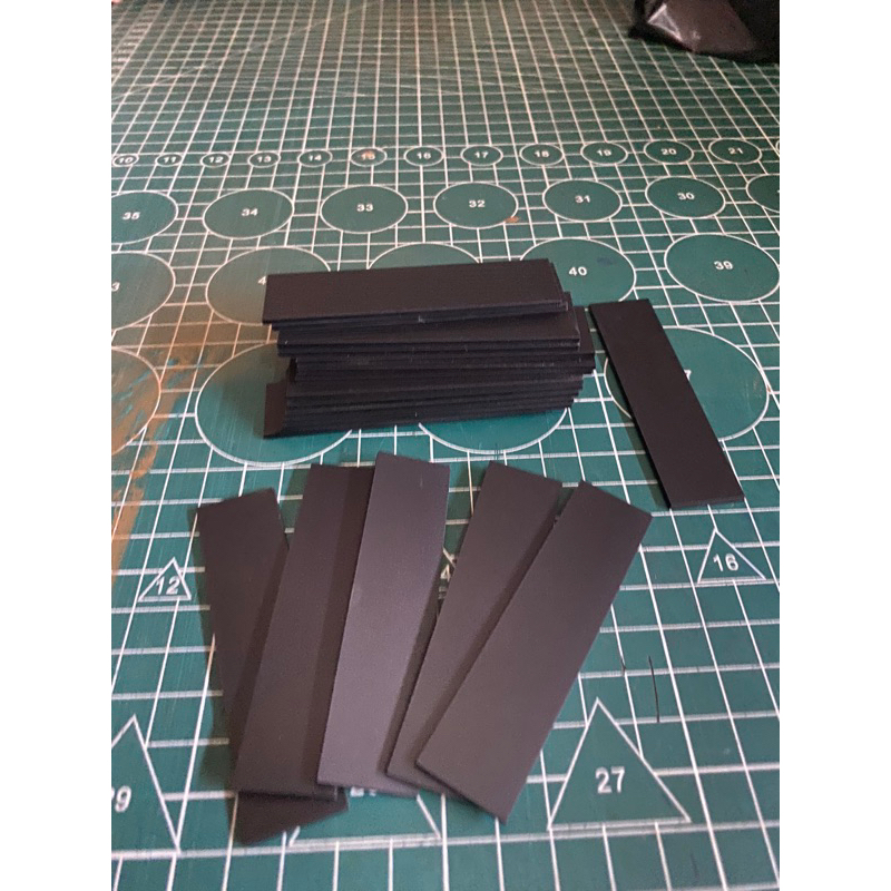 

Bahan nametag papan nama dada polos hitam doff mate 8x2 cm tebal 3 mm satuan