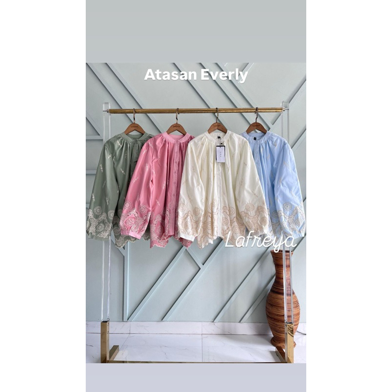 Atasan Blouse Katun Bolong Lafreya