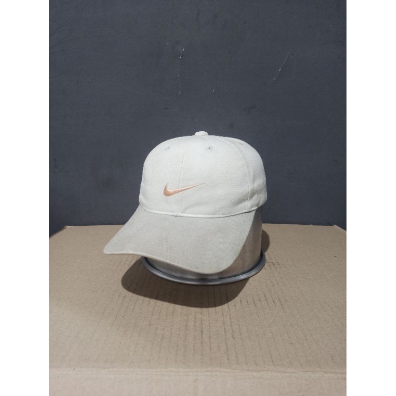 Topi Nike Vintage