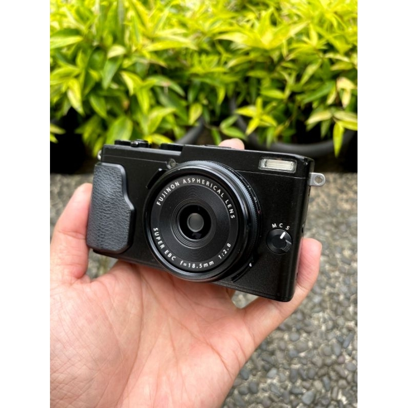Fujifilm X70 pocket kamera