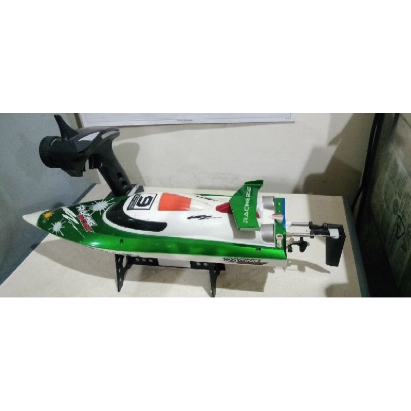 rc boat bekas