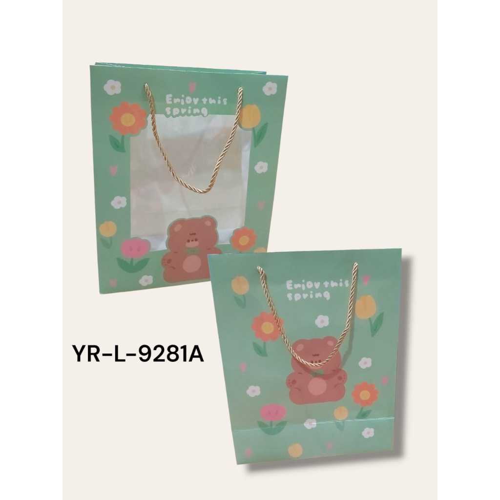 

Tas Kado Goodie Bag Paper Bag Medium Besar Tebal Lucu +Jendela Mika