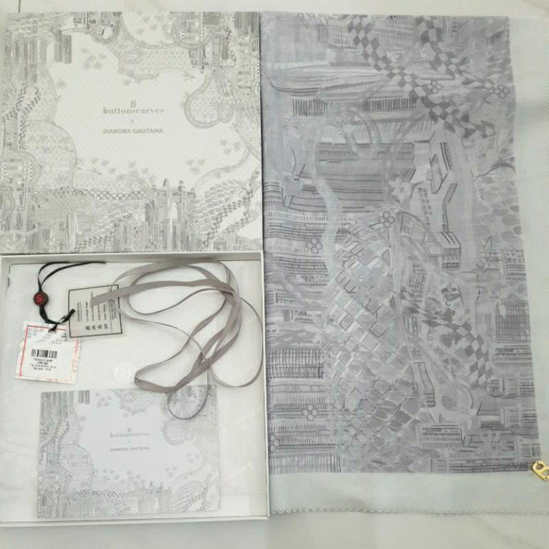 Preloved Buttonscarves x Diandra Gautama