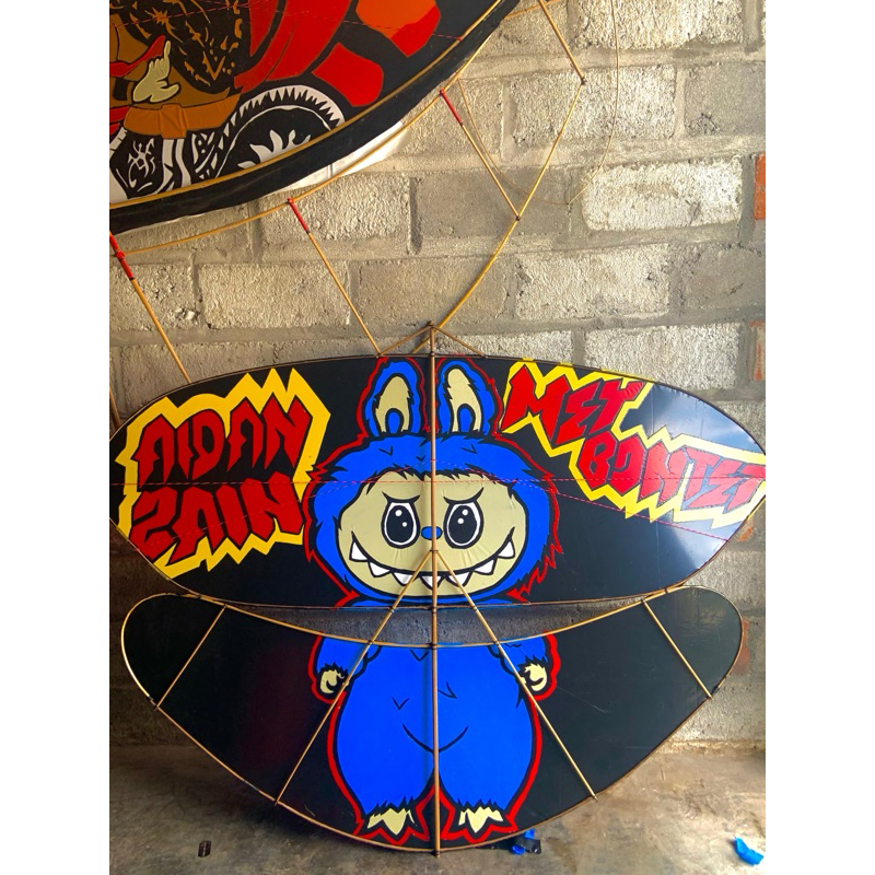 Layang layang Gapangan Babon Anggrem Motif Labubu Uk 1,5 Meter