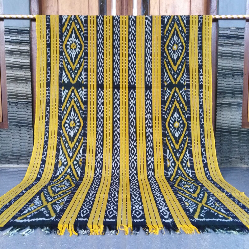Kain Tenun Ikat Etnik Warna Kuning Gelap Tenun Troso Jepara Lombok