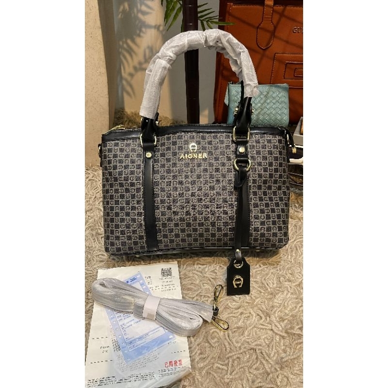 Aigner lelang tas wanita