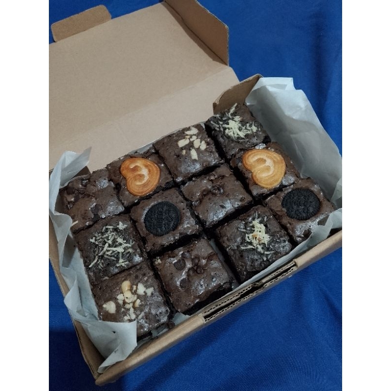 

Fudgy brownies Rasa Coklat | brownies sekat | isi 12 potong