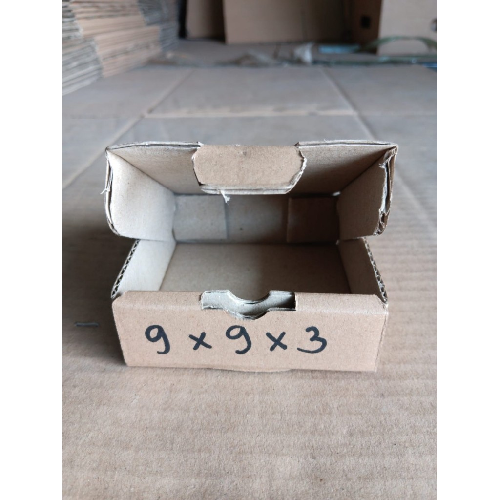 

Kardus Diecut Pizza Polos-9x9x3 TERMURAH