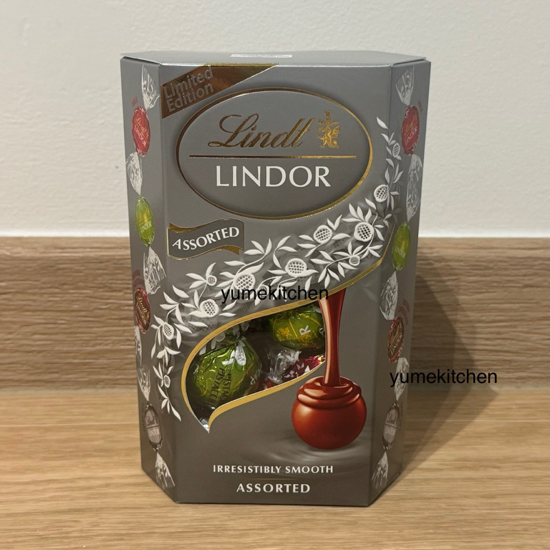 

Limited Edition Lindt Lindor Assorted 200 g - Silver Chocolate Box Switzerland