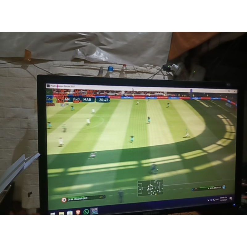 Dell Core2Quad Ram 8GB SSD 128 GB VGA GT 720 monitor 16 inch