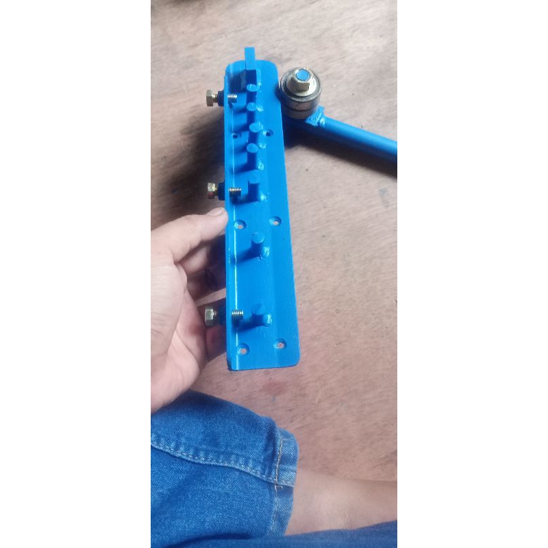 penekuk besi/Bending