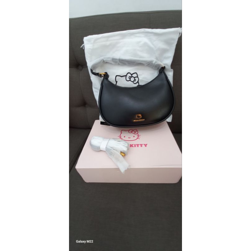 Tas Sanrio Hello Kitty sabit hitam