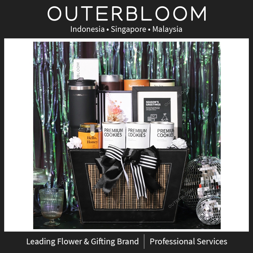 

Outerbloom Christmas & New Year Batiqa Deluxe Heritage Hampers