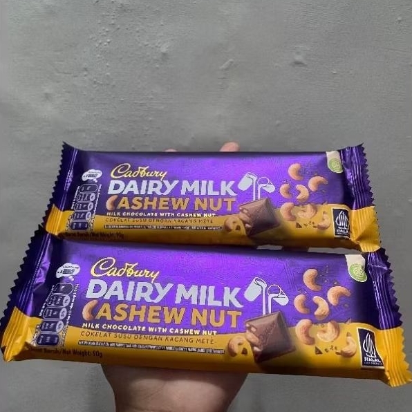 

Cadbury Dairy Milk Cashew Nut 90gr