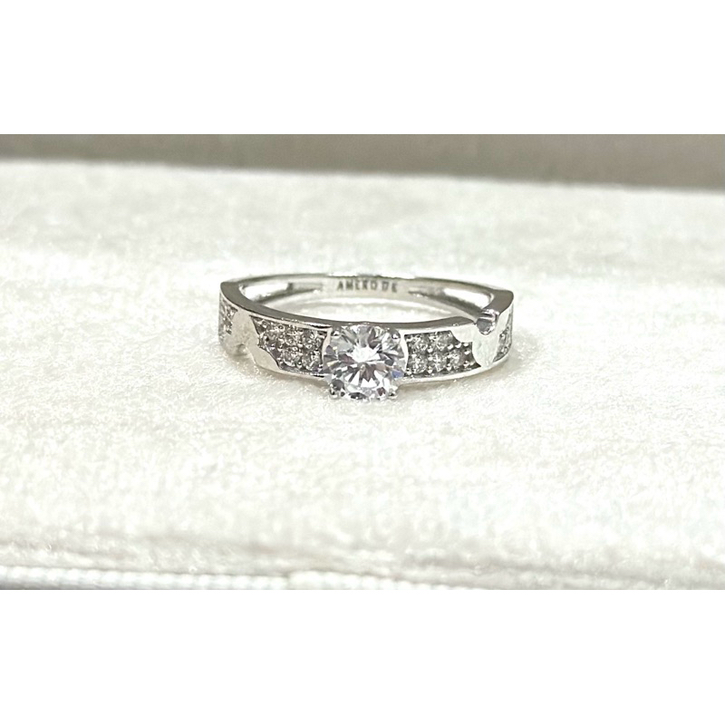 Cincin Emas Putih Solitaire Variasi 17k
