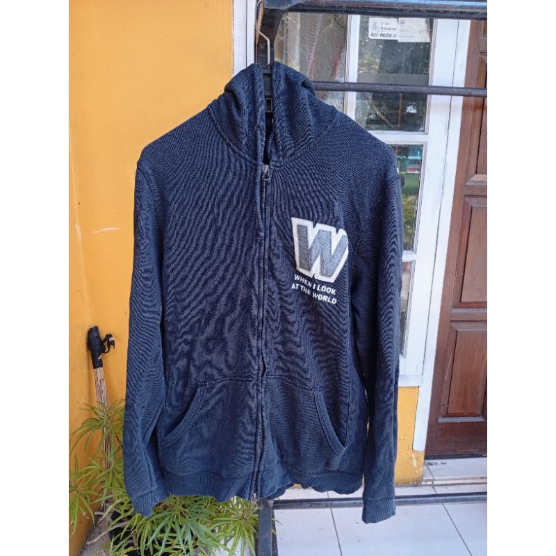 uniqlo jaket zipper hitam