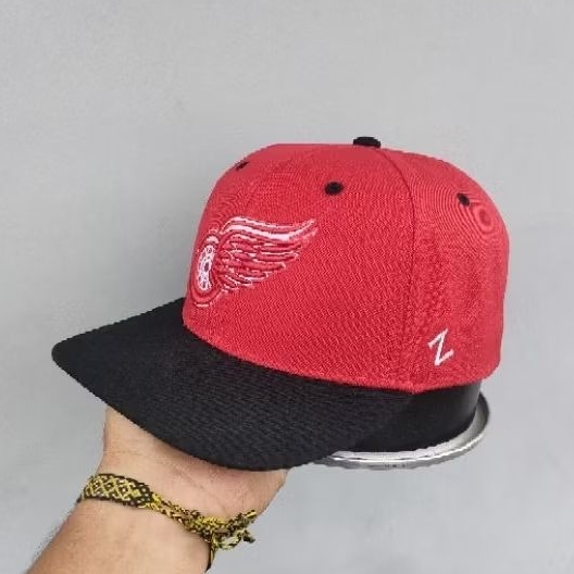 Snapback brand Zephyr NHL red wings
