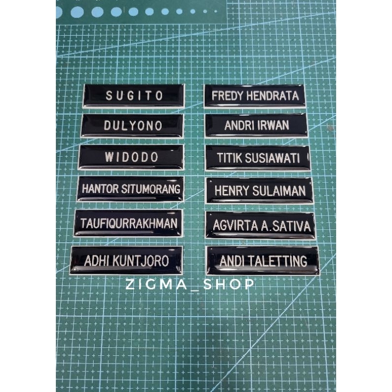 

Papan nama / name tag PDH hitam putih di lapis, magnet,peniti,paku