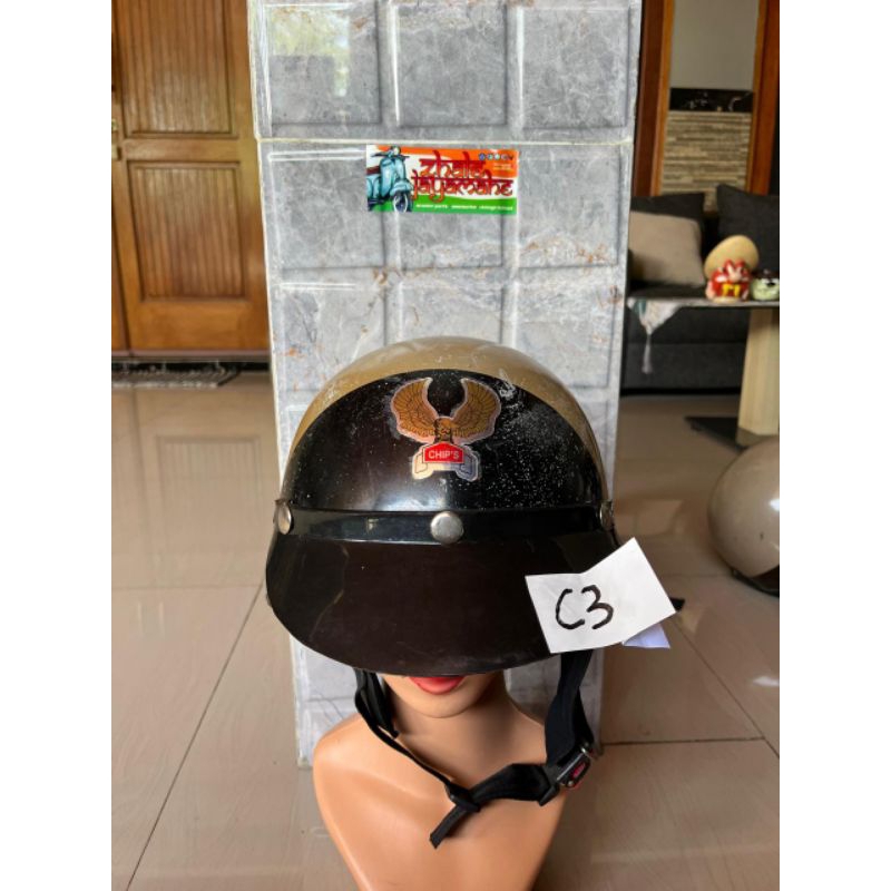 HELM VINTAGE Helm Chips Vespa Ori Cokelat