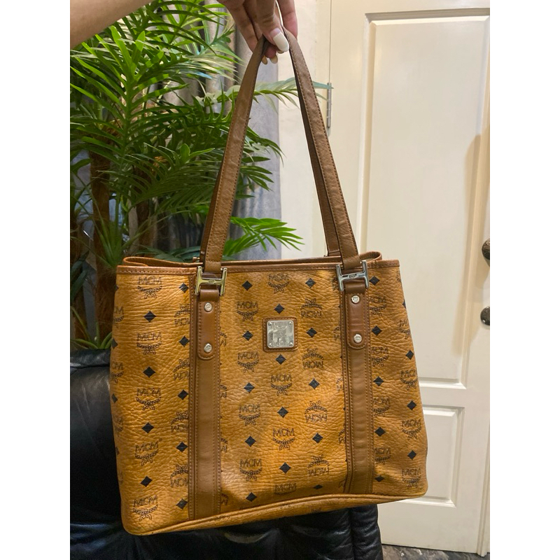 mcm tote bag cognac