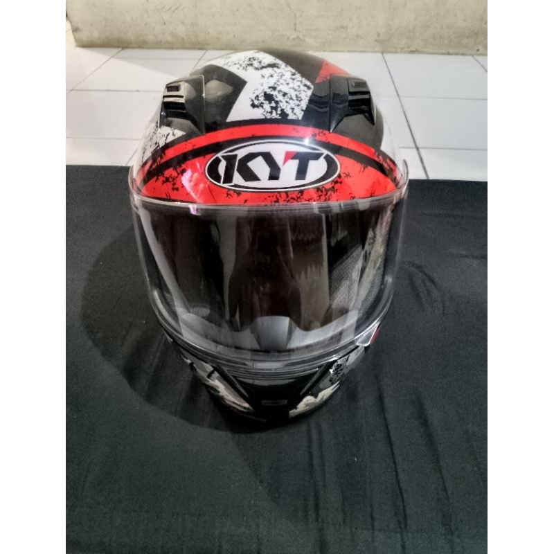 KYT R10 motor Aqua red