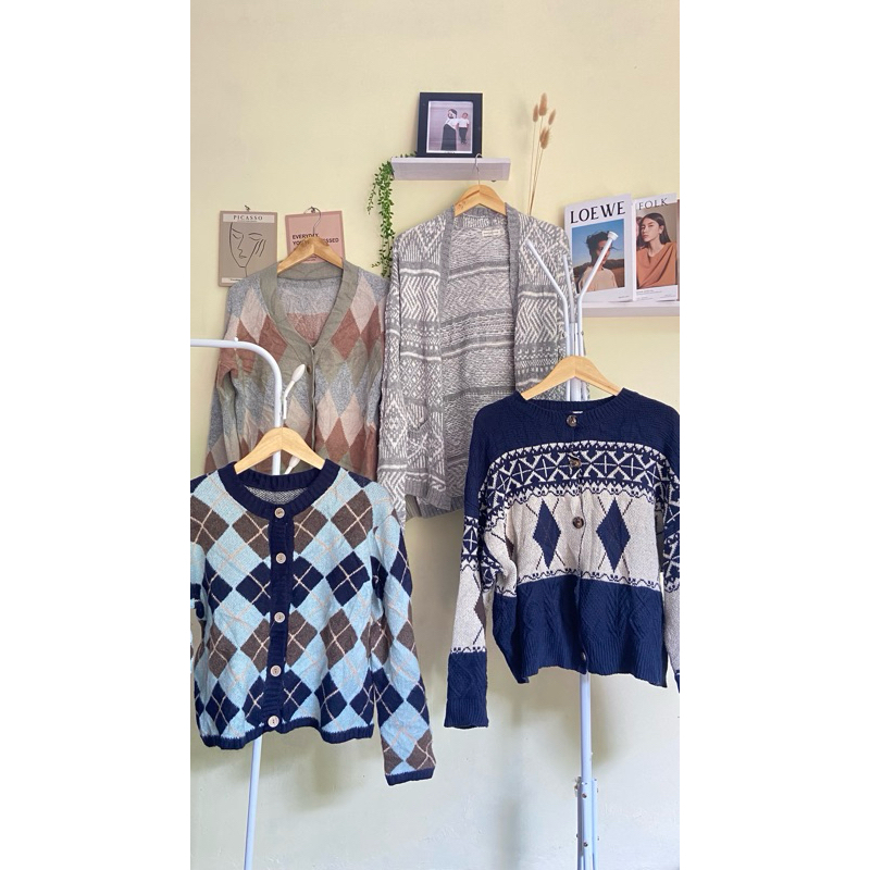 tracktop, trackpants dan hoodie.